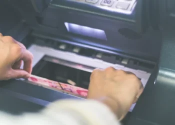 Justiça condena quadrilha que usava palito de picolé para furtar caixas eletrônicos em Blumenau e região