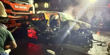 Grave acidente na BR-470 deixa passageiro preso no carro em SC