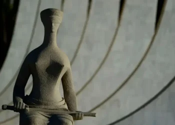 Juízes e integrantes do MP criticam PEC contra supersalários e falam em aposentadoria