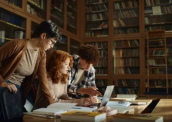 Este es el top 3 de las carreras más demandas en Colombia durante 2025