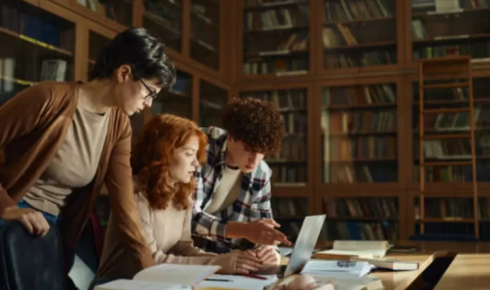 Este es el top 3 de las carreras más demandas en Colombia durante 2025