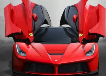 Dono de LaFerrari de R$ 38 milhões paga o IPVA mais caro de SC em 2025