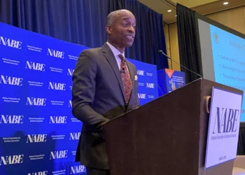 Vice do Fed diz que IA tem acelerado reações do mercado às mensagens do banco central