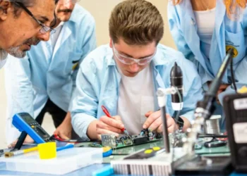 Científicos descubren cómo crear una verdadera capa de invisibilidad