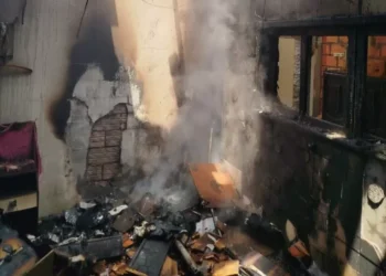 Casa pega fogo no bairro Dona Clara, em Timbó