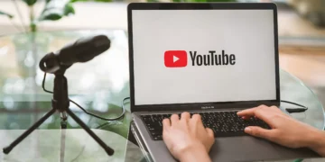 YouTube: podcasts atraem mais de um bilhão de pessoas mensalmente