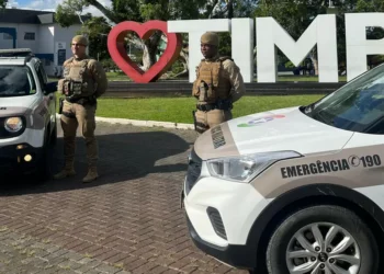 Polícia Militar reforça segurança em parques e praças de Timbó em operação preventiva