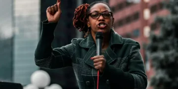 “O poder da Política: impactos na sociedade”