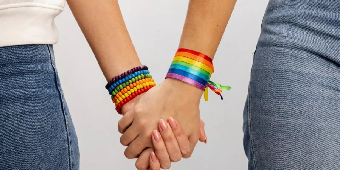 Lei Maria da Penha passa a proteger casais homoafetivos e mulheres trans após decisão do STF