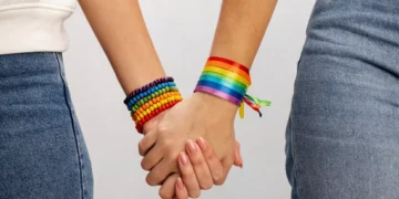 Lei Maria da Penha passa a proteger casais homoafetivos e mulheres trans após decisão do STF