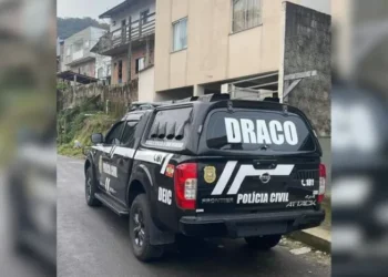 Estagiária da Justiça Federal é presa em SC por vazar dados sigilosos para facção criminosa