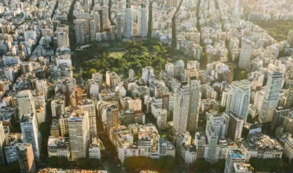 Imposibles de habitar: estas son las ciudades que peor huelen, según la IA