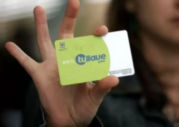 ¿En qué horarios se puede personalizar la tarjeta TuLlave?