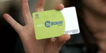 ¿En qué horarios se puede personalizar la tarjeta TuLlave?