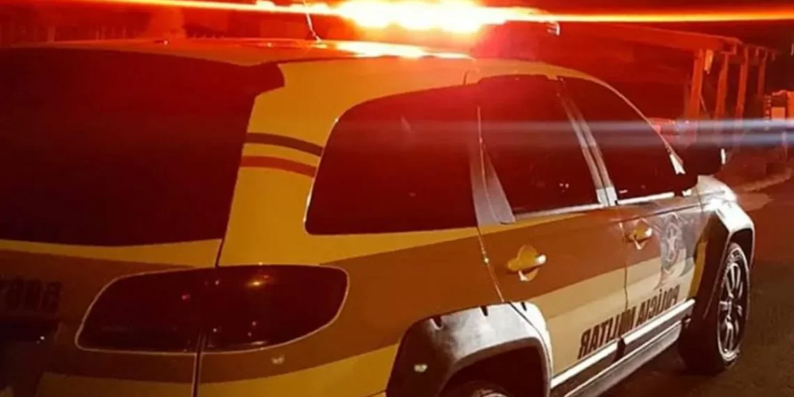 Mulher é presa após atingir companheiro com garrafa de vidro em SC