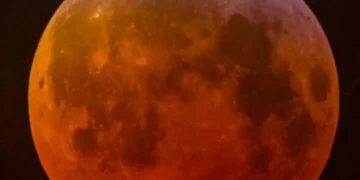 ¿Cuál es el mejor lugar para ver el eclipse lunar en Colombia, según el ChatGPT?