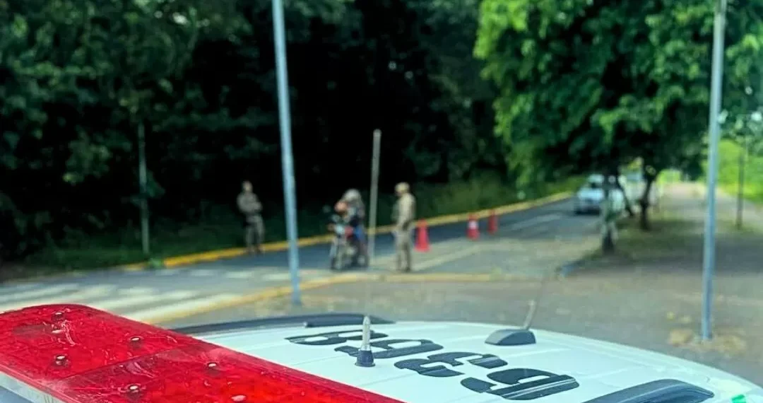 PM de Timbó atende 80 ocorrências, prende uma pessoa e autua 13 motoristas em uma semana