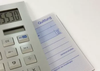Mais de 57 milhões de brasileiros estão endividados e nem sabem, diz Serasa