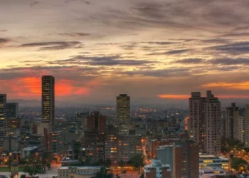 Esta es la ciudad de Colombia con los atardeceres más bonitos, de acuerdo con la IA