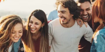 Lo dice la ciencia: ¿por qué se dice que el humano elige a sus amigos con el olfato?