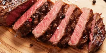 Esto es el ‘jugo rojo’ que sale de la carne cuando se cocina… y no, no es sangre