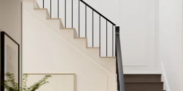 Em SC, criança de 4 anos fica com a cabeça presa em escada