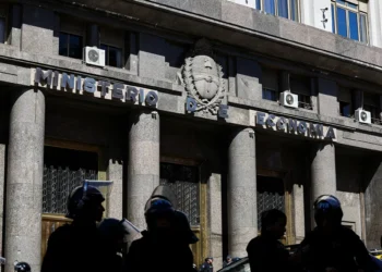 Argentina registra 13º superávit fiscal em 14 meses completos de Milei na presidência