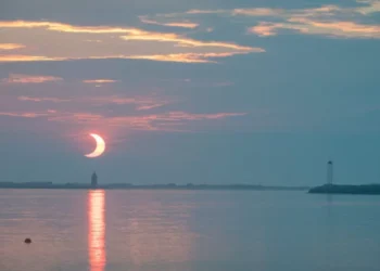 Atento: habrá un ‘doble amanecer’ en marzo por el eclipse solar este sábado 29