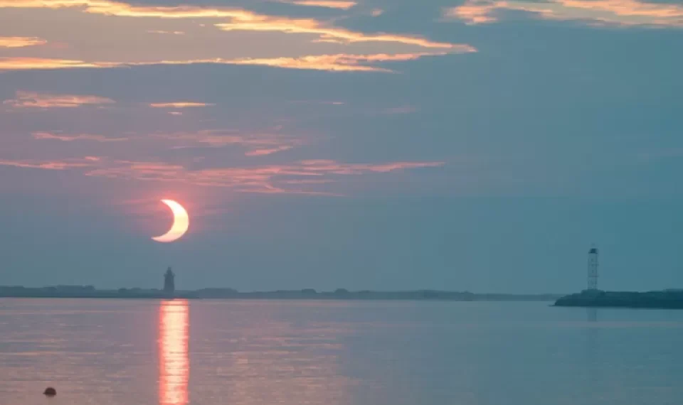 Atento: habrá un ‘doble amanecer’ en marzo por el eclipse solar este sábado 29