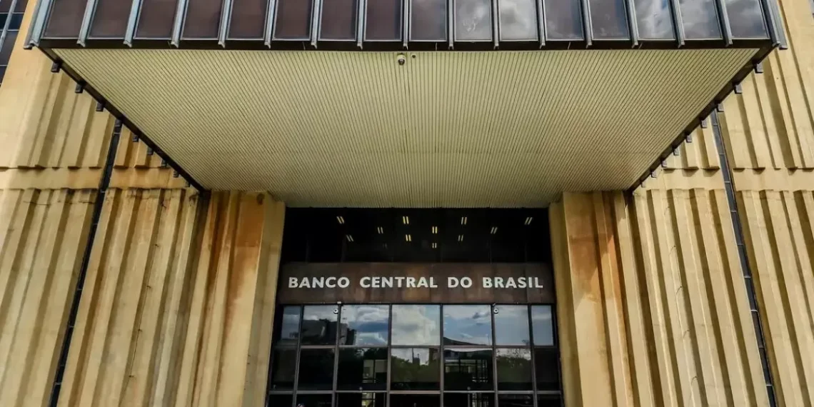 Banco Central eleva juros para 14,25%, maior patamar desde governo Dilma