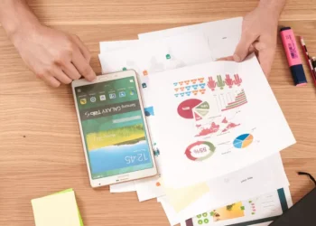 “Descubra o potencial positivo das finanças com Teodoro Almeida”