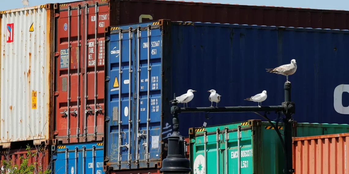 Déficit comercial dos EUA atinge recorde em janeiro, com aumento das importações