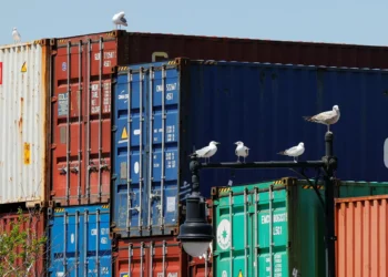 Déficit comercial dos EUA atinge recorde em janeiro, com aumento das importações