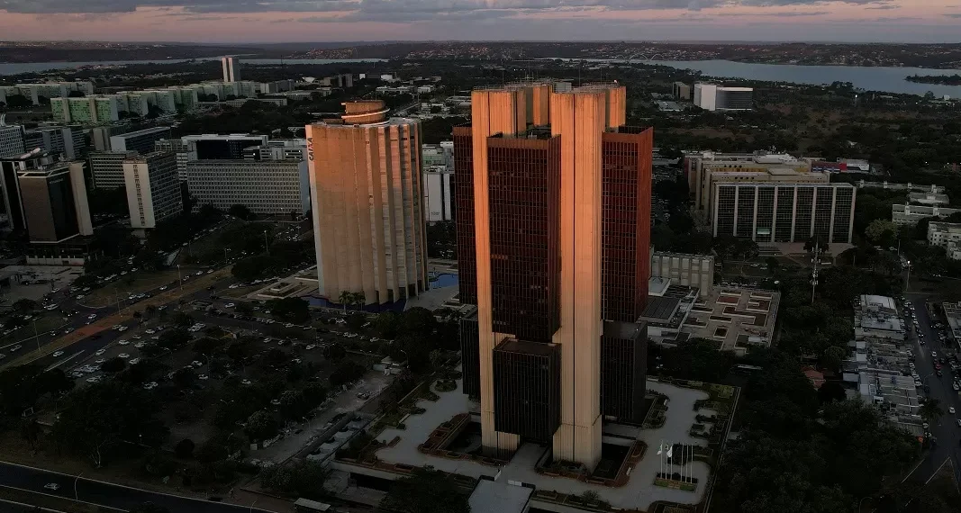 Setor público tem déficit primário de R$ 45,604 bi em 12 meses até janeiro, mostra BC