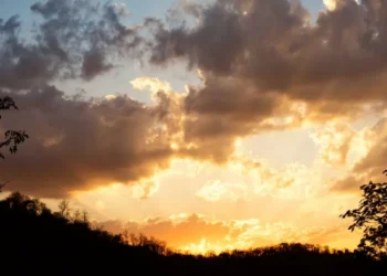 Frente fria rompe bloqueio atmosférico e muda o tempo nos próximos dias em Santa Catarina