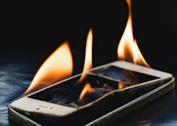 Preste atención: si no quiere provocar un incendio con su celular, no haga esto