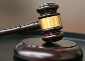 Homem que ajudou irmão a ocultar corpos de mãe e filhos em SC é condenado a pagar R$ 500 mil