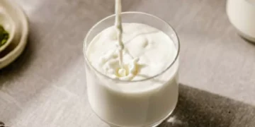 Multas multimillonarias: 4 empresas lecheras fueron sancionadas por engaño ¿cuáles son?