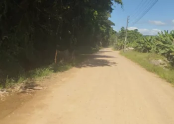 Obras de infraestrutura bloqueiam rua em Indaial nesta quinta-feira (27)