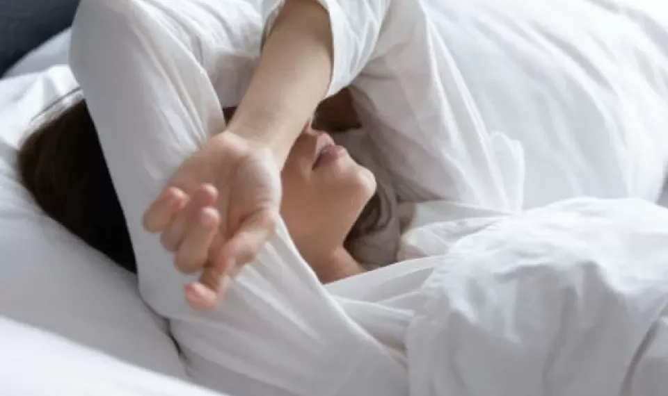 ¿Tiene problemas para dormir? El truco casero que ponerle fin al insomnio