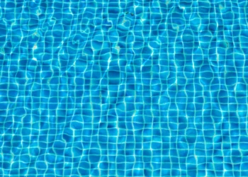 Criança de 6 anos é resgatada após se afogar em piscina residencial em Brusque