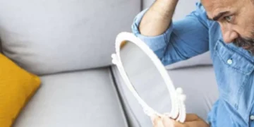 Tenga cuidado: lo que aceleraría la caída del pelo en hombres… no es la gorra, ni gel