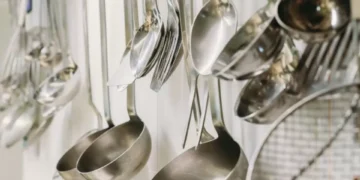 ¿Es peligroso el plomo en los utensilios de cocina? Lo que debe tomar en cuenta