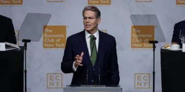 Bessent diz que “desintoxicação” da economia dos EUA não precisa gerar recessão