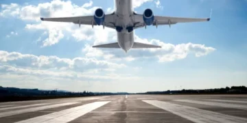 La razón por la que un avión tuvo que regresar a EE. UU. horas después de despegar