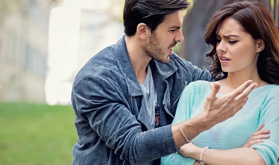 Los silencios en pareja ayudan a mejorar la relación según expertos de Harvard