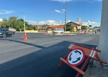 Obras na rotatória da Rua Blumenau, em Timbó, terminam na próxima semana