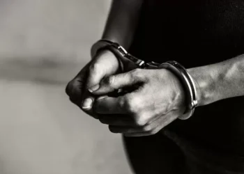 Homem com mandado em aberto é preso durante patrulhamento em Timbó