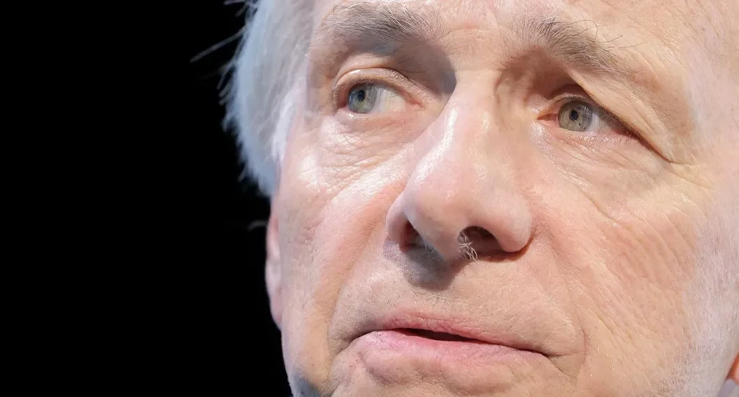 Ray Dalio diz que guerra comercial de Trump colocou EUA “perto de uma recessão”