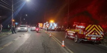 Acidente entre carro e motocicleta deixa 2 feridos no bairro Garcia, em Blumenau